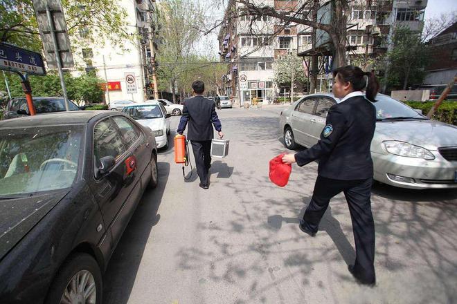 民把家改成风水阵邻居：每天一出门吓死凯时尊龙最新网站父母相继去世上海一居(图12)