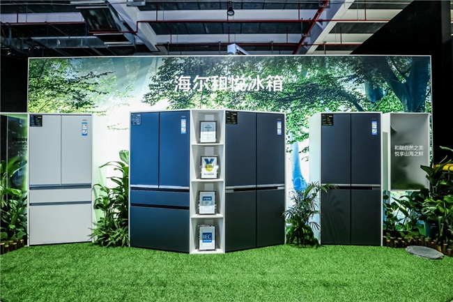 后是海尔冰箱首创的“冰箱AI工厂”z6尊龙网站登录入口全球首选的背(图3)