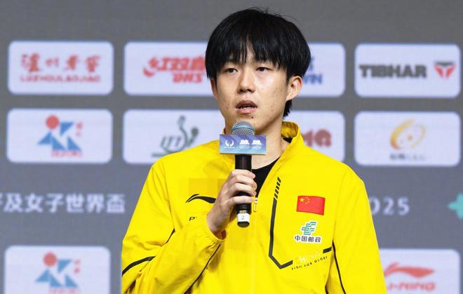 楚钦坐错位置出洋相梁靖崑回答逗笑全场尊龙凯时链接澳门世界杯抽签仪式：王(图5)